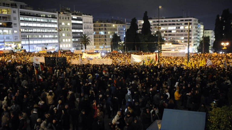 Το «Κίνημα της Αξιοπρέπειας» στις πλατείες και την Κυριακή