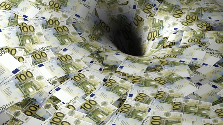 ΤτΕ: 13 δισ ευρώ έφυγαν από τις τράπεζες μόνο τον Ιανουάριο