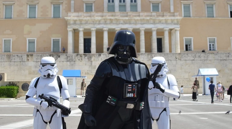 Απόβαση Star Wars μπροστά στη Βουλή
