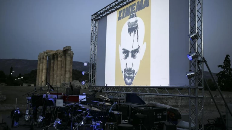Athens Οpen Air Film: Μπάστερ Κίτον με φόντο τους Στύλους Ολυμπίου Διός