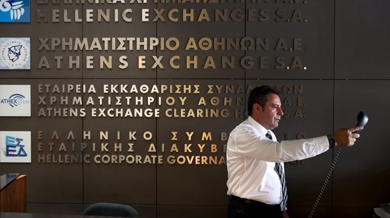 Διεθνής Τύπος: Χρηματιστήριο και οικονομία τορπιλίζουν τη συμφωνία