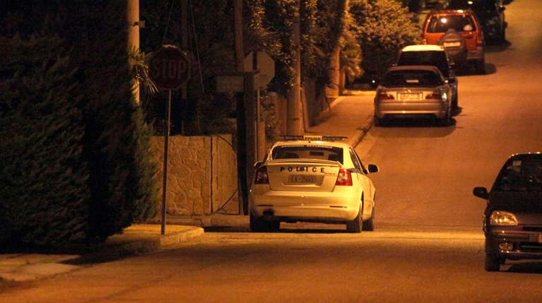 Η έκρηξη και τα βασανιστήρια στη βίλα του επιχειρηματία στη Βουλιαγμένη