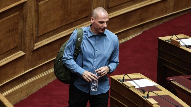 Στη Βουλή λίγο πριν κλείσει οι δικογραφίες για το Βαρουφάκη-gate