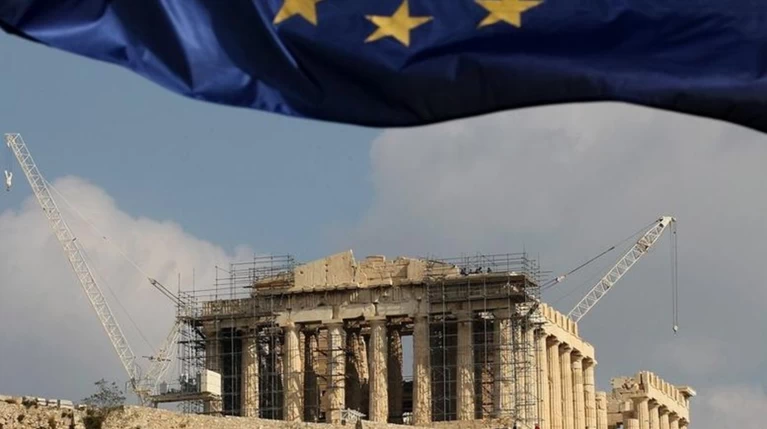 Forbes: Η Ελλάδα δεν έχει γλιτώσει Grexit & χρεοκοπία