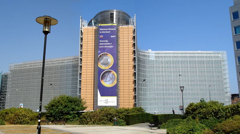 Βοήθεια 473 εκατ. στην Ελλάδα για τους πρόσφυγες από την Κομισιόν