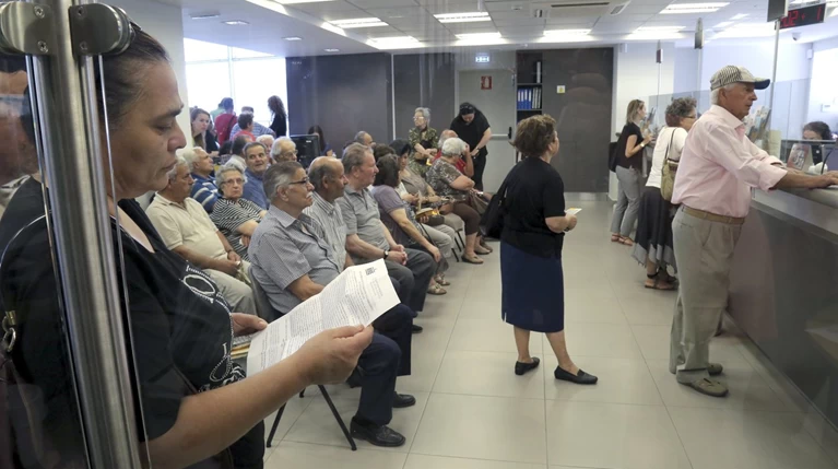 Βρυξέλλες: Αμεσα η πρώτη δόση 10 δισ. στις τράπεζες