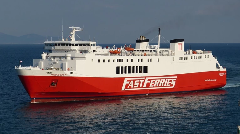 Φάρσα τα περί βόμβας στο πλοίο «Θεολόγος» στη Ραφήνα