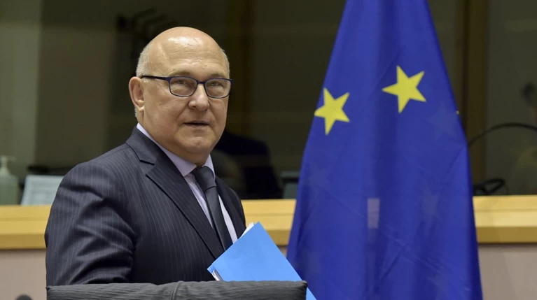 Σαπέν: Το ελληνικό χρέος πρέπει να επαναξιολογηθεί