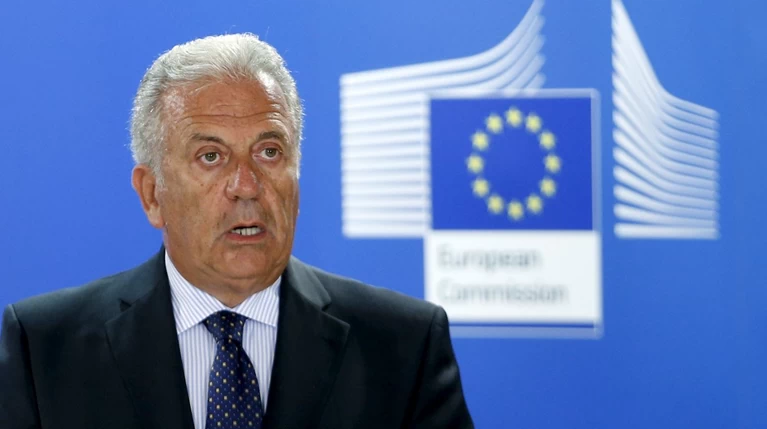 Αβραμόπουλος:Η Κομισιόν εξετάζει αλλαγή της συνθήκης του Δουβλίνο 2