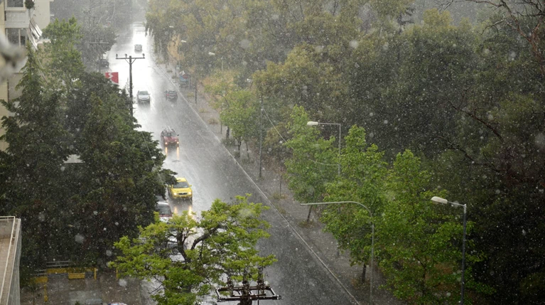 Εκτακτο δελτίο ΕΜΥ για καταιγίδες και χαλάζι