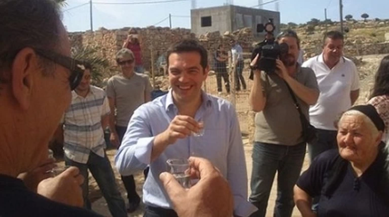 «Απόδραση» Τσίπρα στη Μήλο το δεκαπενταύγουστο