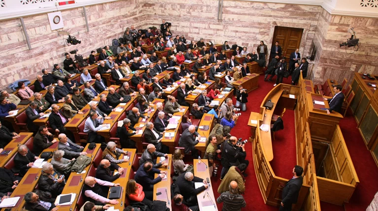 Ο εμφύλιος στον ΣΥΡΙΖΑ φέρνει πιο κοντά τις εκλογές
