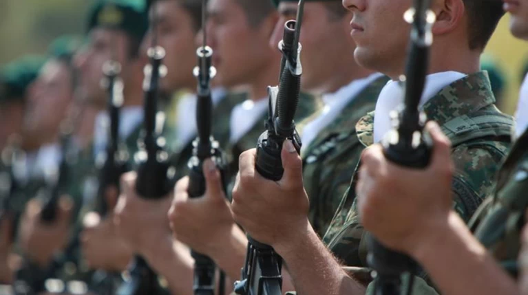Καταγγελία ΝΔ: Άλλαξαν κρυφά τους αρχηγούς ΓΕΕΘΑ/ΓΕΝ