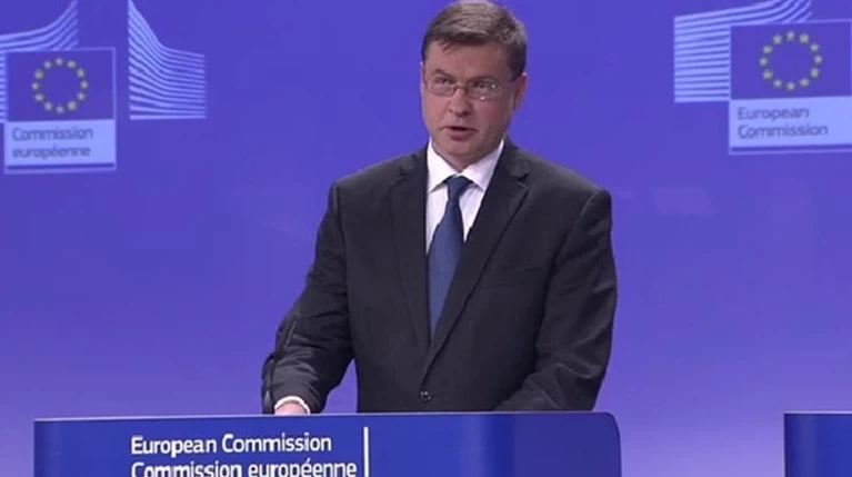 Ντομπρόβσκις:Το Eurogroup αποφασίζει αν θέλει το ΔΝΤ στο ελληνικό πρόγραμμα