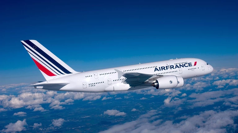 Air France: Συρρίκνωση και περικοπές για να διασωθεί