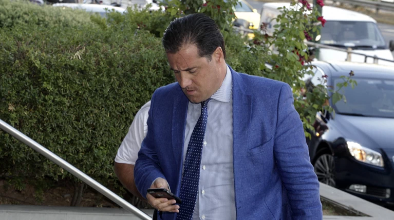 Πάρτι στο twitter με την υποψηφιότητα του Αδωνι