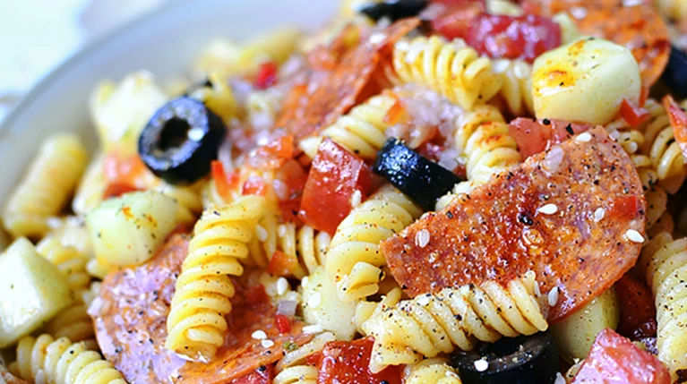 #FoodPorn- Αυτή είναι η πιο νόστιμη-πικάντικη μακαρονοσαλάτα! Δοκιμάστε την