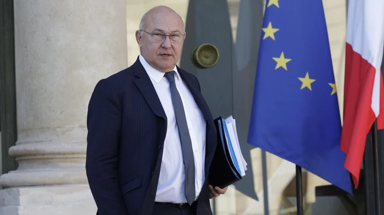 Σαπέν: Πρώτα εφαρμογή των δεσμεύσεων και μετά το χρέος