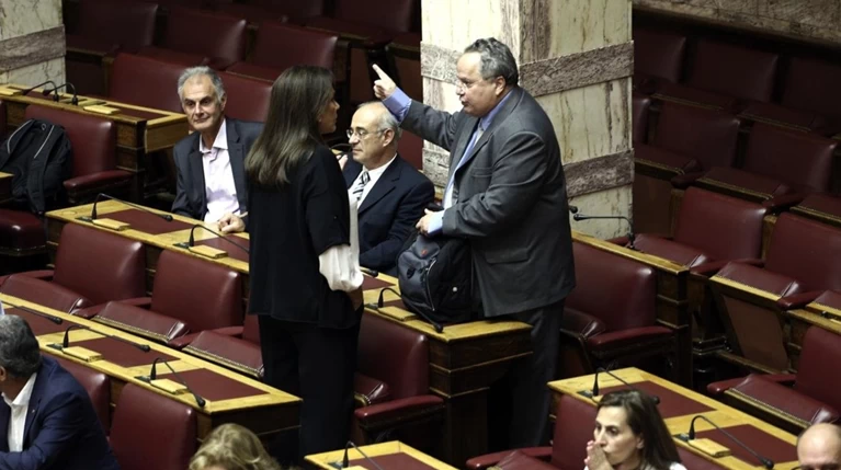 Τσακώθηκαν Μπακογιάννη - Κοτζιάς στα ορεινά της Βουλής