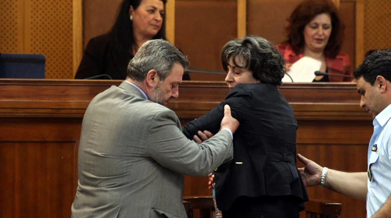 Εκρηξη της Μάγδας Φύσσα κατά των δολοφόνων του Παύλου