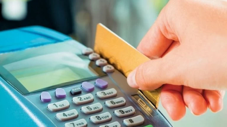 Ποιες χώρες πληρώνουν μόνο με κάρτες