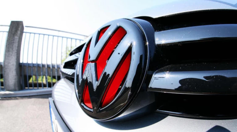 Σκάνδαλο VW: 8 εκατομμύρια τα «πειραγμένα» αυτοκίνητα στην Ε.Ε.