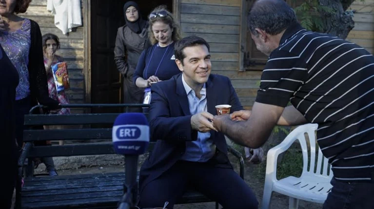 Αλληλεγγύη, ούζο, γιαπράκια και αραβικός καφές