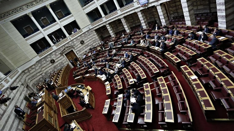 Τα στιγμιότυπα που ξεχώρισαν στη συνεδρίαση της Βουλής
