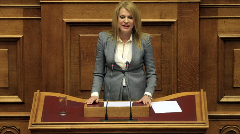 Τζάκρη αλά Κωνσταντοπούλου στη Βουλή: Τι είπατε;