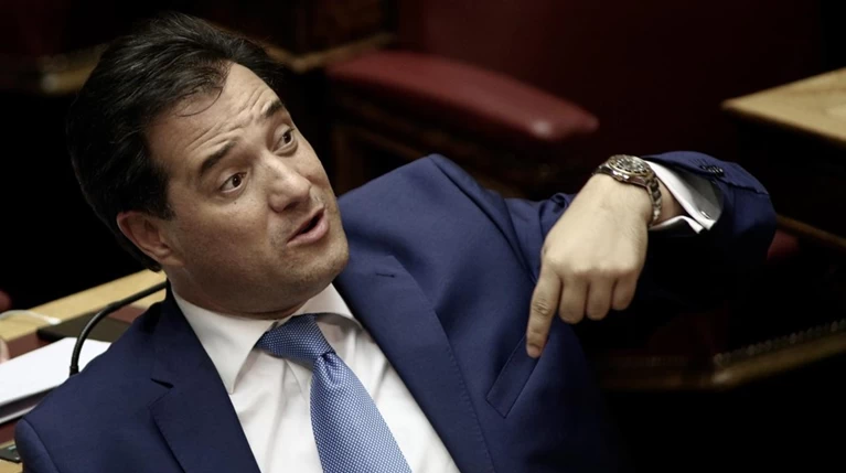 Με πούλμαν ο Άδωνις ξεκινά περιοδείες σε όλη τη χώρα