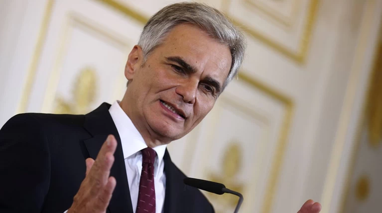Αμφιβολίες Φάιμαν για τη λειτουργία των μεταναστευτικών hotspots