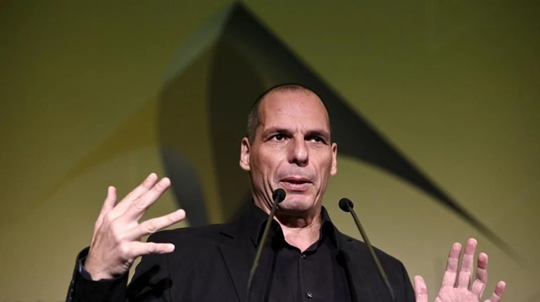 O Βαρουφάκης «δείχνει» τους ολιγάρχες που κυνηγά ο ΣΥΡΙΖΑ