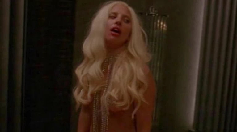 Πολύ τολμηρές εικόνες της Lady Gaga στο American Horror Story