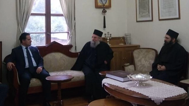 Ο Αδωνις κάνει προεκλογική εκστρατεία στο... Άγιο Όρος