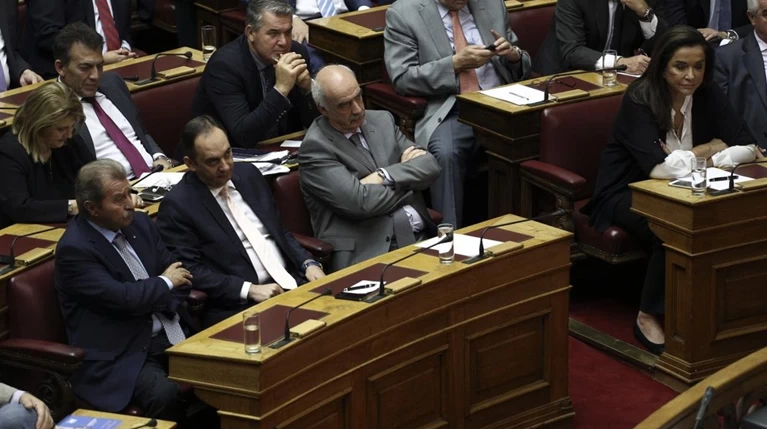 Τι ψηφίζουν οι βουλευτές της ΝΔ στη μάχη της ηγεσίας