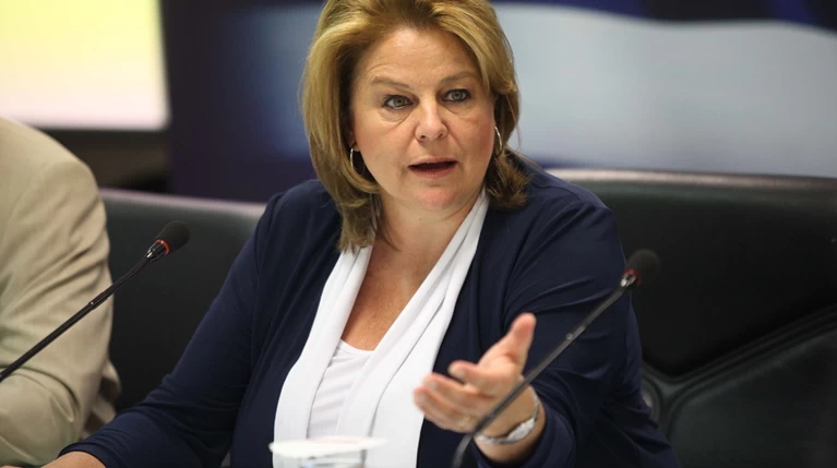 Τι λέει η Λούκα Κατσέλη για τους κακοπληρωτές και τους πλειστηριασμούς
