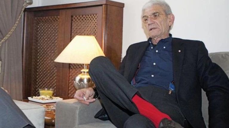 Ο Μπουτάρης κάνει το κιτς ...cult με απίστευτη συλλογή στο Γιαννακοχώρι