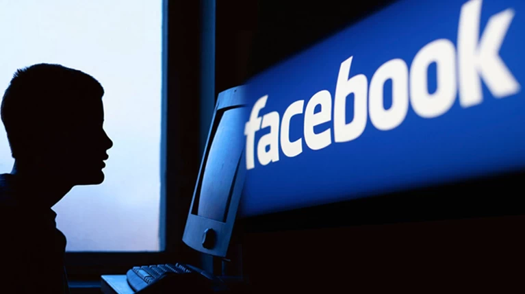 Πως θα ειδοποιεί το Facebook ότι κάποιος παραβιάζει τη σελίδα μας!