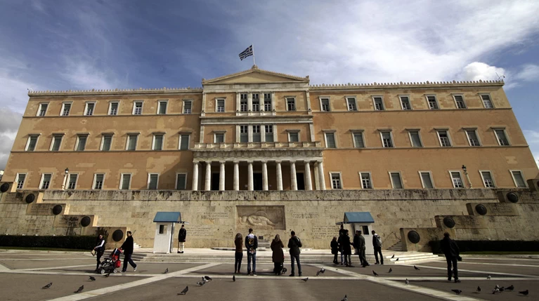 Φρούριο η Βουλή λόγω της επίσκεψης του Ολάντ