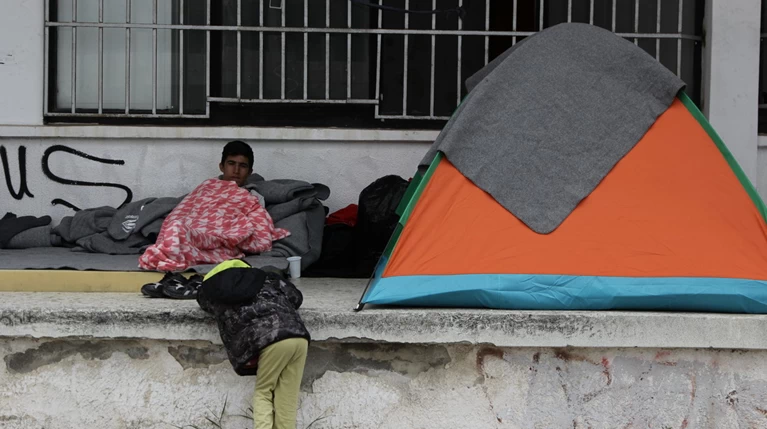 Yπατη Αρμοστεία του ΟΗΕ για τους Πρόσφυγες: Η λύση είναι στην Ελλάδα