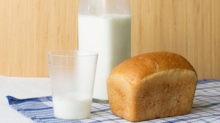 Αλλάζουν όλα για γάλα, ψωμί και εκπτώσεις