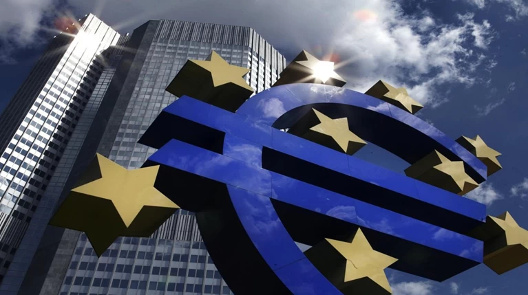 Στο ιστορικό χαμηλό του 0,05% το επιτόκιο της ΕΚΤ