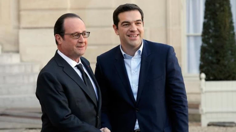 DW: Ο Ολάντ θα δώσει στην Αθήνα μόνο... την αγάπη του