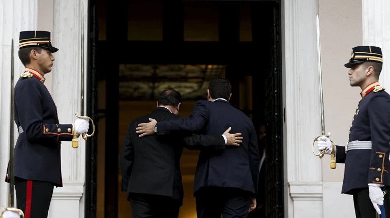 Ολάντ σε Τσίπρα: Ξέρω τι περνούν οι Έλληνες, είμαι στο πλευρό σας