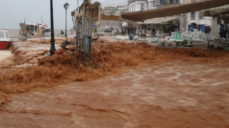 Σε κατάσταση έκτακτης ανάγκης η Υδρα (φωτο)