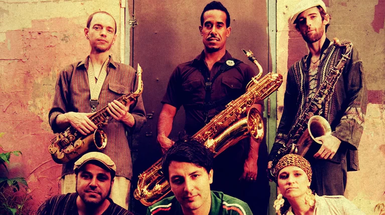 Οι Souljazz Orchestra επιστρέφουν στο αγαπημένο τους Gazarte