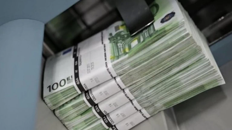 Τον Σεπτέμβριο τα νοικοκυριά «έχασαν» άλλα 200 εκατ. από τις καταθέσεις