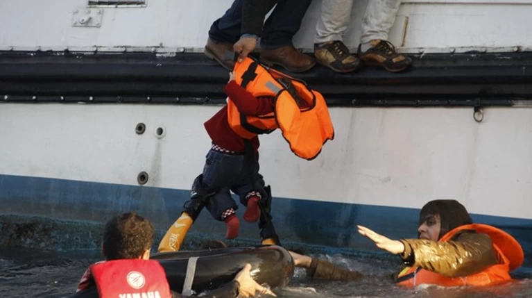 Υγρός τάφος το Αιγαίο για 100 νεκρά προσφυγόπουλα