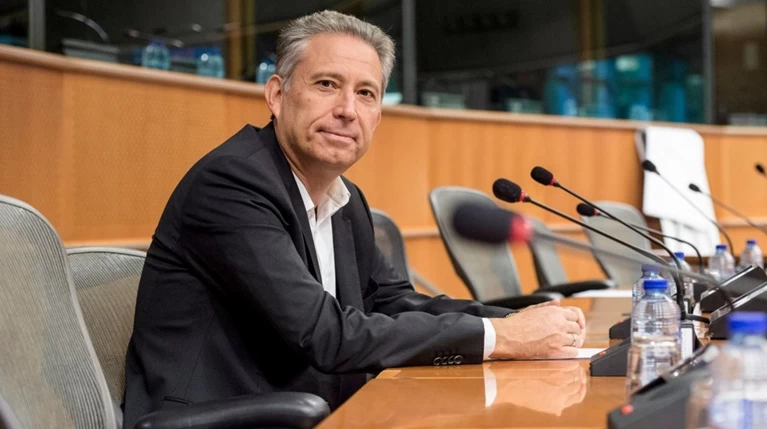 Να μειωθούν οι βουλευτές προτείνει ο Χρυσόγονος