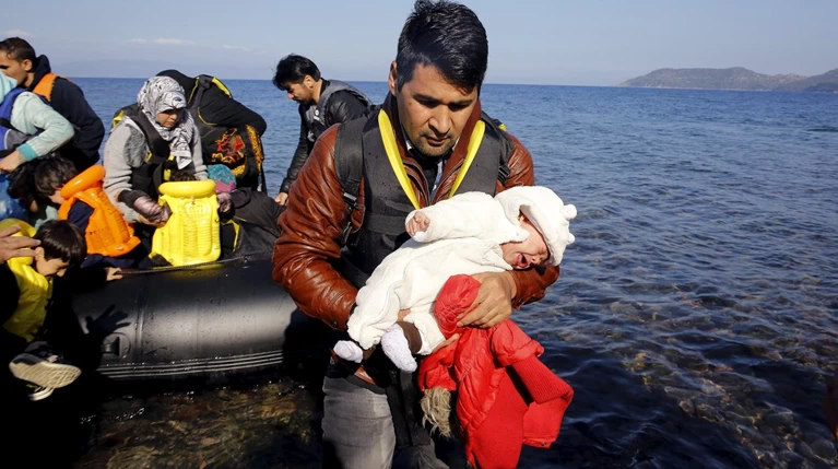 Δύο νέα ναυάγια στο Αιγαίο με έξι νεκρά παιδιά
